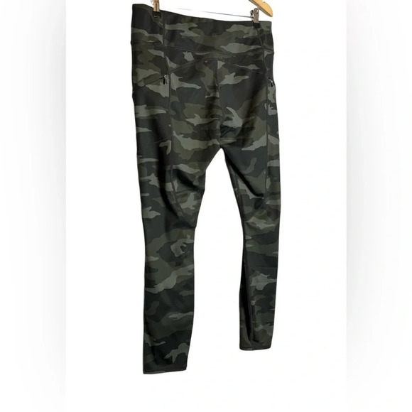 Athleta | Camo Contender 7/8 Tight Zip Pockets Leggings Green EUC - Picture 6 of 9